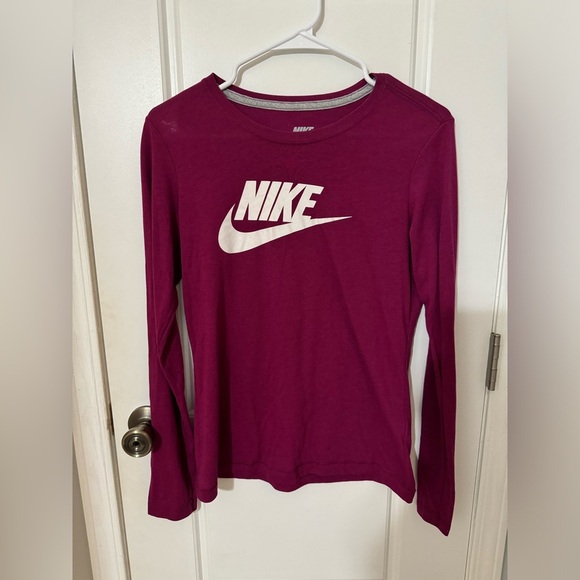 Nike top - Picture 1 of 5